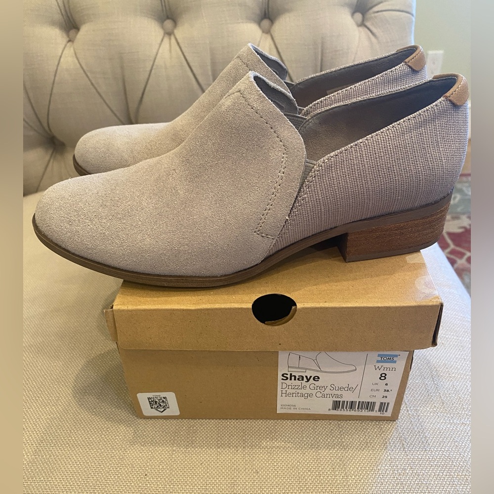 Toms “Shaye” size 8. Excellent condition.